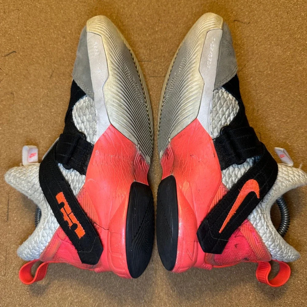 Nike LeBron Soldier 12 GS Grey Crimson Kids Basketball Shoes‎ AQ2910-102 Size 5Y